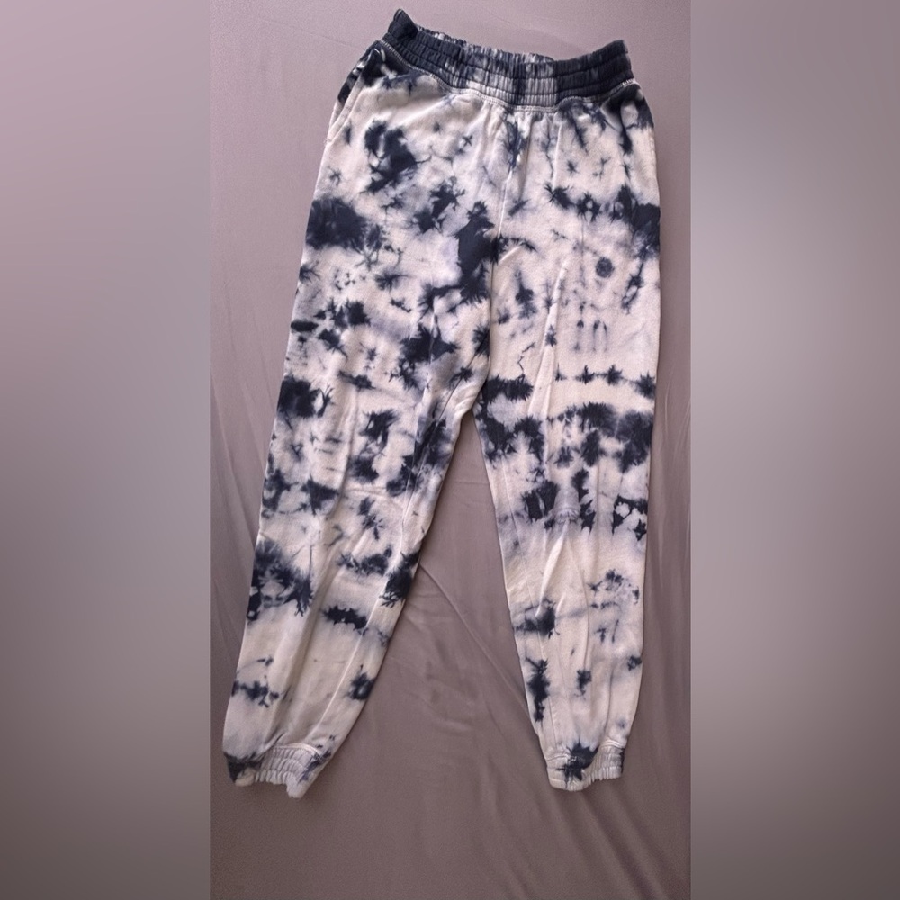 So loungewear (Kohl’s) tie dye jogger style sweatpant